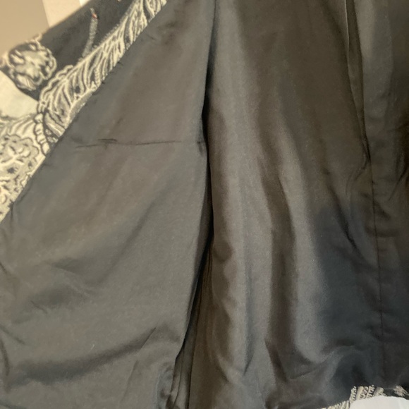 Chicos beautiful fully lined blazer!! Size 3 - Picture 6 of 7